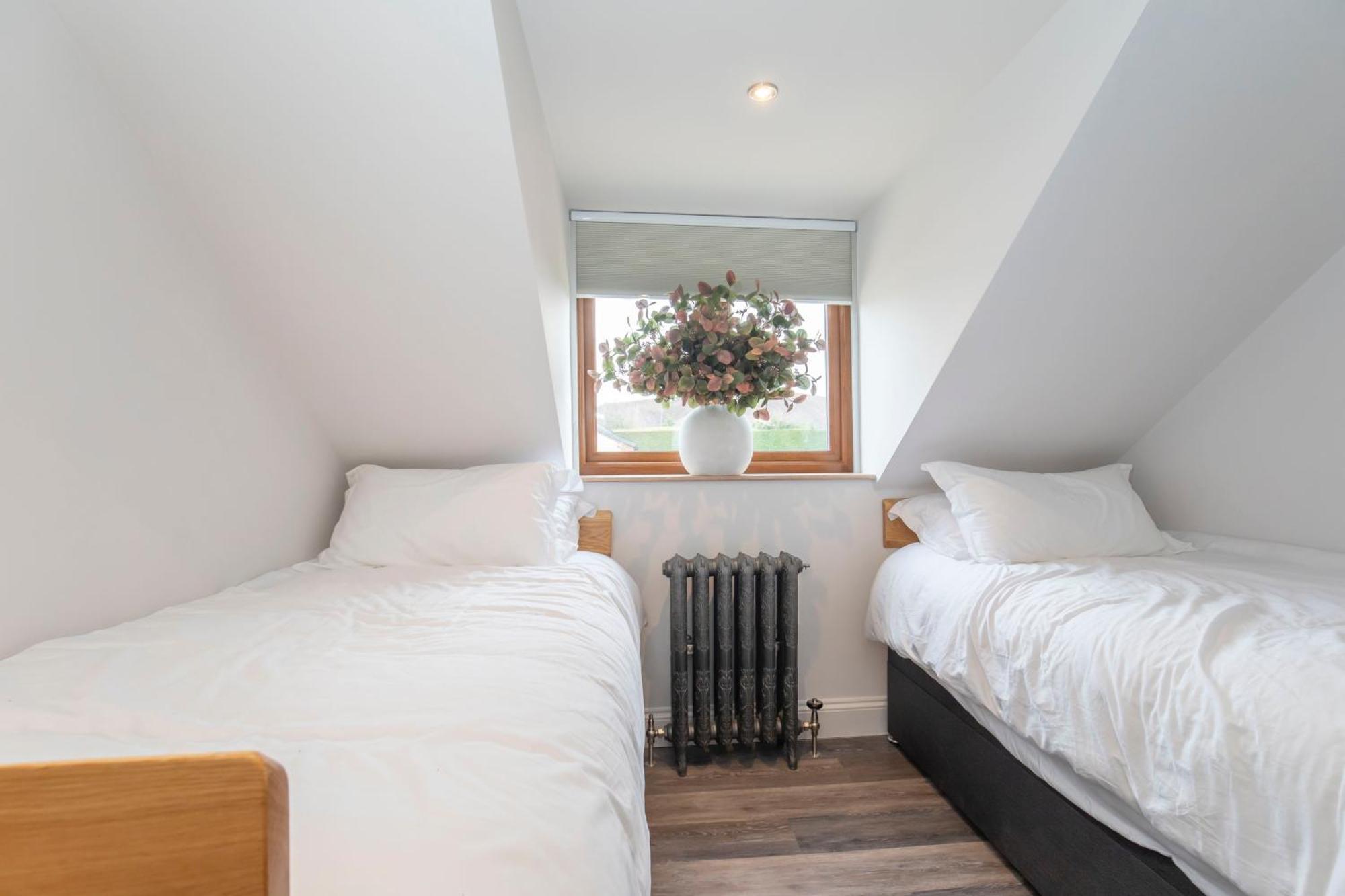Stable Lodge - Boutique Bed & Breakfast Shurdington Ngoại thất bức ảnh